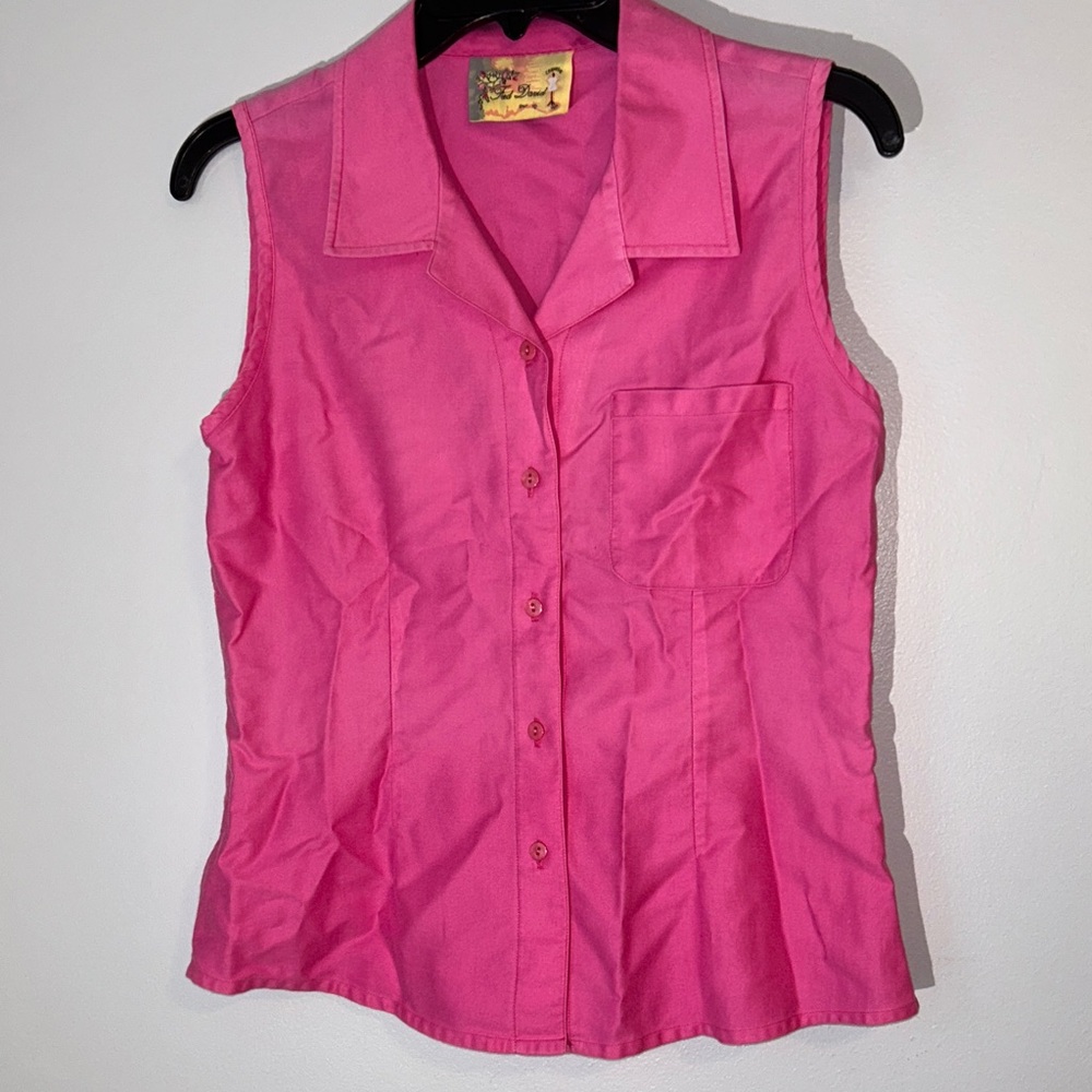 Fred David Fuchsia Sleeveless Button-Down Shirt see measurements‎ in photo